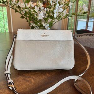 Kate Spade Leila Pebbled Leather Triple Gusset Crossbody in Light Sand